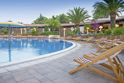 Slovenska Plaža Resort in Budva — foto 10