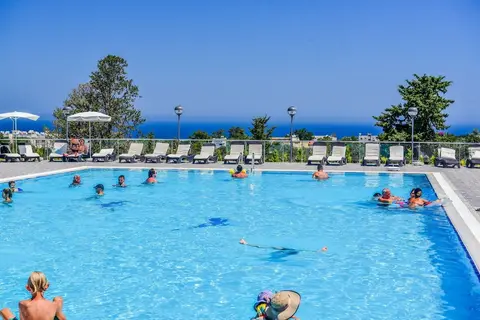 Riverside Garden Resort in Alsancak — foto 16