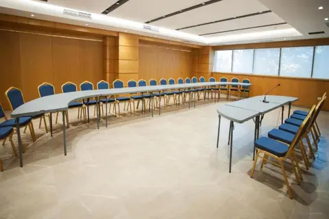 Doanesia Premium Hotel & Spa in Tirana — foto 12