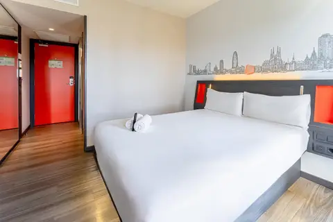 easyHotel Barcelona Fira in Barcelona — foto 19