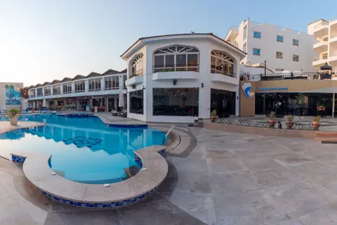 Minamark Beach Resort in Al Hadaba