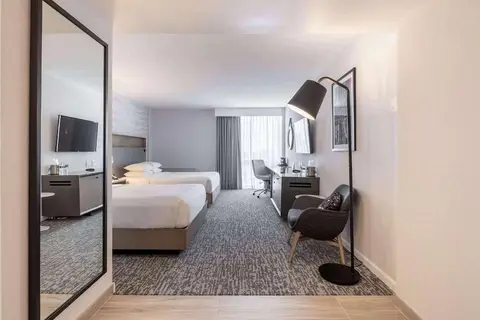 DoubleTree by Hilton New York JFK Airport in New York — foto 3