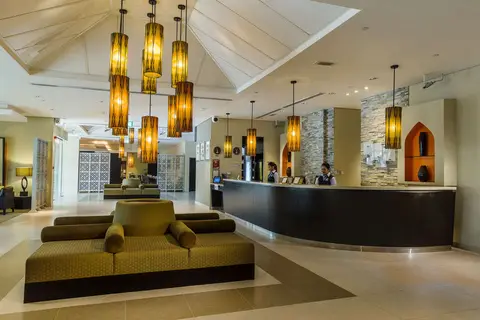 Holiday Inn Express Dubai Safa Park in Dubai — foto 3