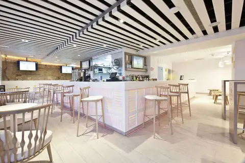Ryans La Marina in Ibiza-Stad — foto 5