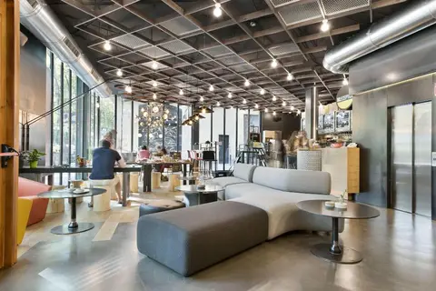 Niu Barcelona in Barcelona — foto 21