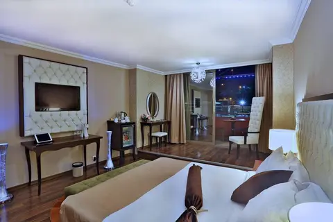 Crowne Plaza Istanbul - Ortakoy Bosphorus in Fatih — foto 11