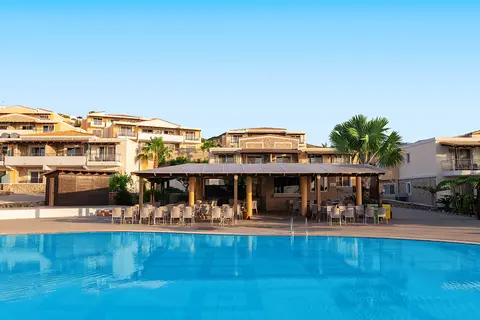 Grand Blue Beach Hotel in Καρδάμαινα — foto 23