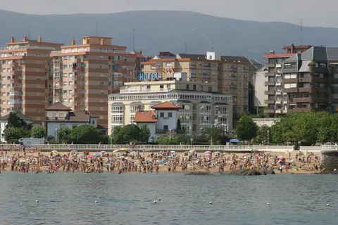 Hotel Las Rocas Playa in Castro Urdiales — foto 11