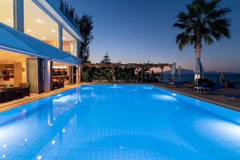 Belussi Beach Hotel & Suites in Kypseli, foto 12