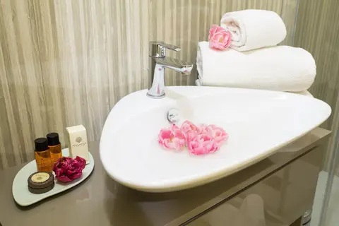 Hotel Jolanda in Gardone Riviera — foto 16