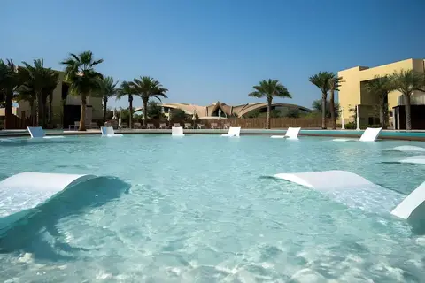 Erth Abu Dhabi in المُزُون — foto 20