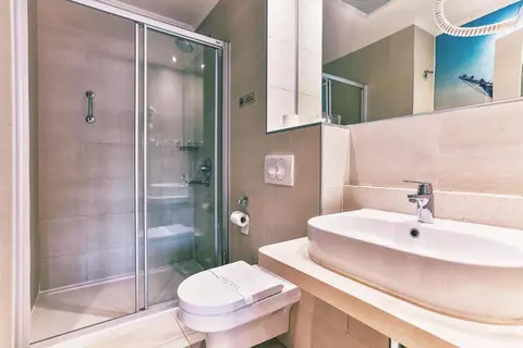Carine Hotel Delfin in Bijela — foto 9