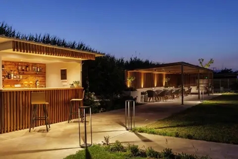 V Luxury Suites in Korfoe — foto 7
