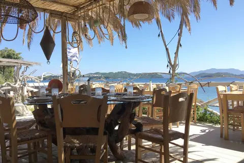 Vassilias Beach in Αχλαδιάς — foto 4