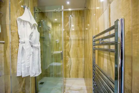 Lot Boutique Hotel in Tirana — foto 16