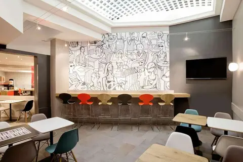 Ibis Paris Gare Du Nord TGV in Parijs, foto 3