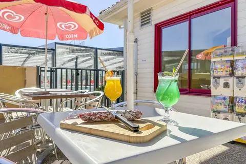 Camping La Riviera in Saint-Michel-Chef-Chef, foto 19