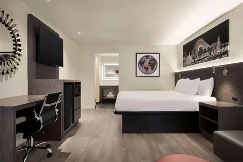 Ramada by Wyndham Anaheim Convention Center in Anaheim, foto 25