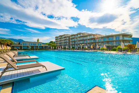 Karya Family Resort Hotel in Menderes — foto 3