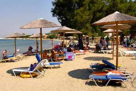 Sunrise Beach in Σκάλα Ραχωνίου — foto 9