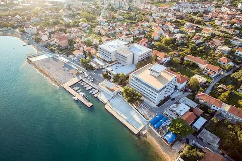 Carine Hotel Delfin in Bijela — foto 13