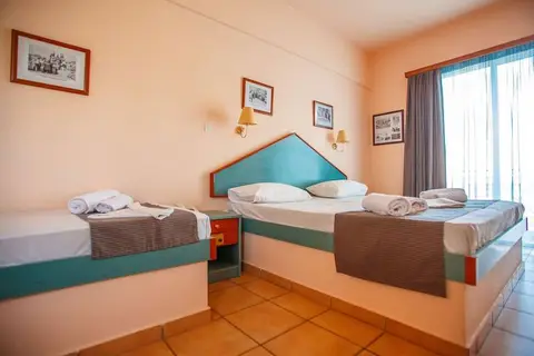 Filoxenia Hotel - Apartments in Θεολόγος — foto 24