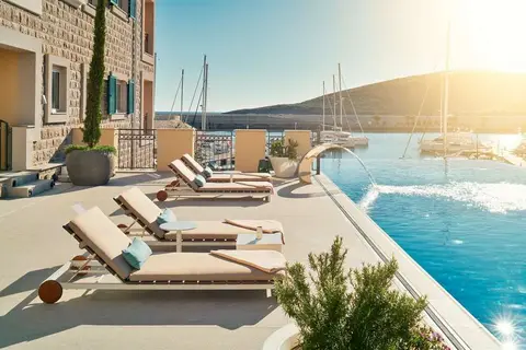 Chedi Lustica Bay in Uvala Pržno — foto 2