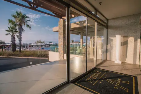 Almyros Beach Resort & Spa in Αχαράβη — foto 29
