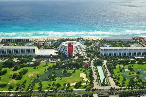 The Pyramid At Grand Oasis in Cancún