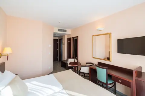 Iberostar Waves Bellevue in Becici — foto 26