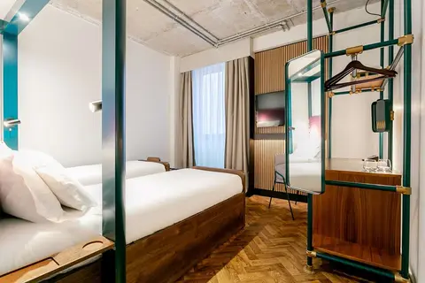 YOTEL Manchester Deansgate in Manchester — foto 25