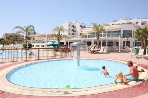 Marlita Beach Hotel Appartementen in Παραλίμνι — foto 12