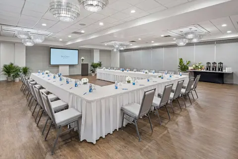 Sea Crest Beach Hotel in Falmouth — foto 23