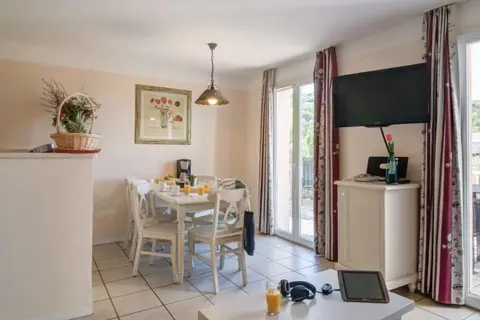 Pierre & Vacances Village Club Le Rouret in Grospierres — foto 4
