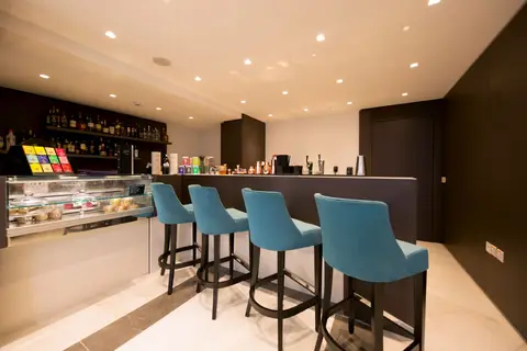 Hotel Urban Valley Resort & Spa in San Ġwann — foto 6