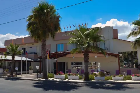 Triton Hotel in Δημοτική Ενότητα Μαλίων — foto 22