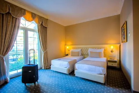 Lot Boutique Hotel in Tirana — foto 22