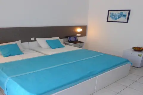 Blue Nest Hotel in Τιγκάκι — foto 17