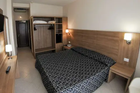 Hotel Mediterraneo in Civitavecchia — foto 11