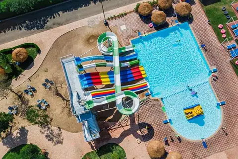 Sunrise Azalea Aqua Park Resort in الاحياء — foto 14