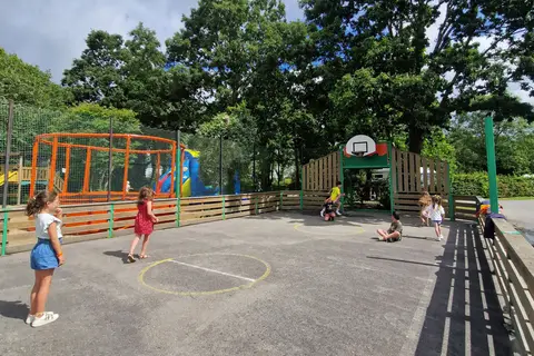 Les Chalands Fleuris in Saint-André-des-Eaux — foto 3