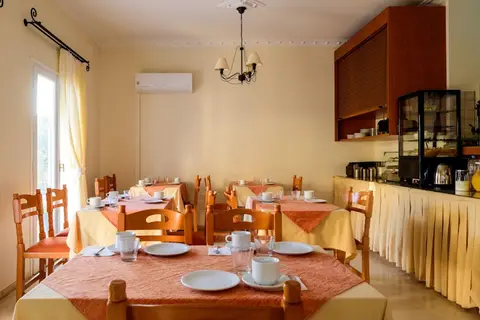 Karidis Hotel in SUNFLOWER SANTORINI, foto 22