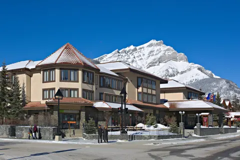 Elk and Avenue Hotel in Banff