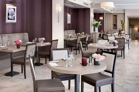 Hotel Les Strelitzias in Antibes — foto 5
