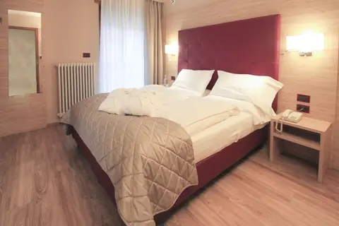 Tevini Dolomites Charming Hotel in Commezzadura — foto 84