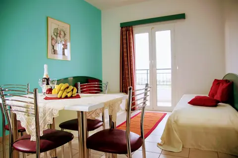 Theoni Apartment in Δημοτική Ενότητα Μαλίων — foto 27