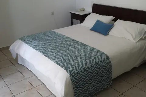 Pelican Bay Hotel in Πλατύς Γιαλός — foto 15
