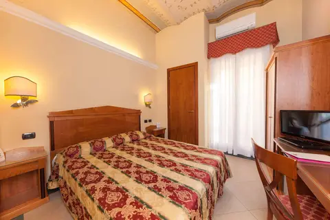 Hotel Touring in Bologna — foto 2