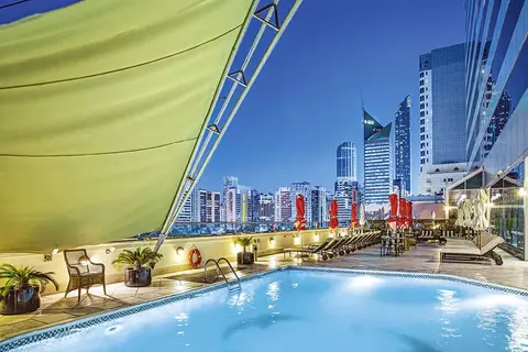 Corniche Hotel Abu Dhabi in الدَّانَةْ