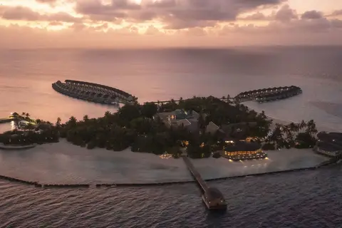 OUTRIGGER Maldives Maafushivaru Resort in Maafushivaru — foto 8